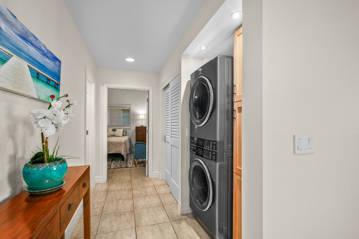 Hallway between bedrooms